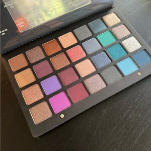 NWOB - Natasha Denona 28 palette purple blue - NEVER Swatched ✨